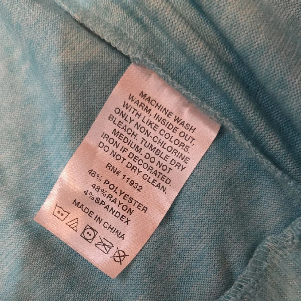 Hot Topic size medium